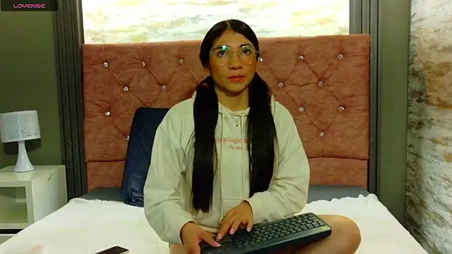 Snapshot of Aurora_jones11 chatting on September 2025 04:01:01 AM Aurora jones11 online show from September 2025 04:01:01 AM