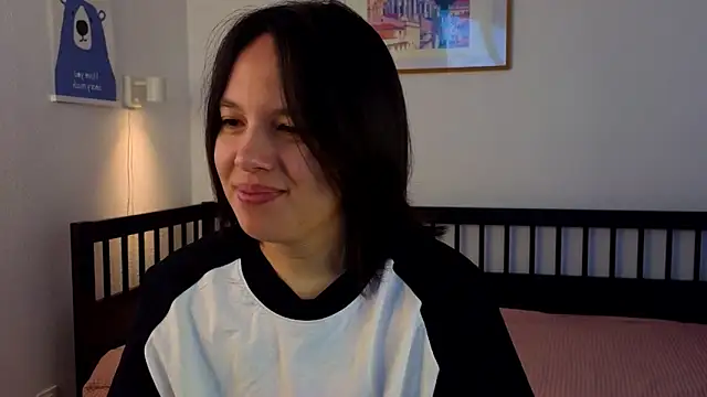 Snapshot of CamelliaDuford chatting on September 2025 04:23:01 AM CamelliaDuford online show from September 2025 04:23:01 AM