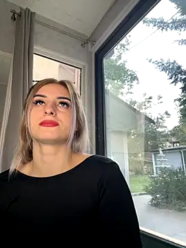 Ella Vee online show from September 2025 04:50:02 AM