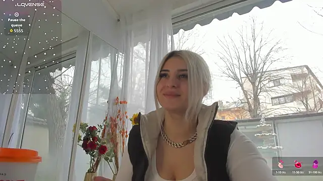 Ella Vee online show from March 2026 07:25:01 AM