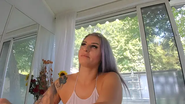 Ella Vee online show from July 2026 07:01:02 AM