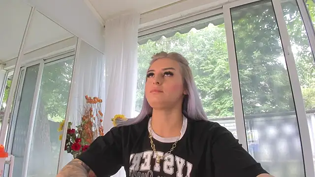 Ella Vee online show from July 2026 05:54:01 AM