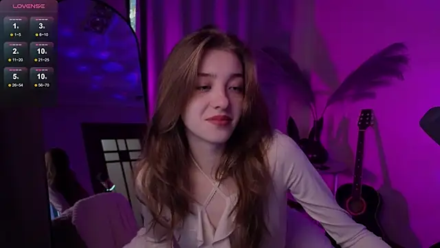 Snapshot of AstraMist chatting on October 2025 01:30:01 PM AstraMist online show from October 2025 01:30:01 PM