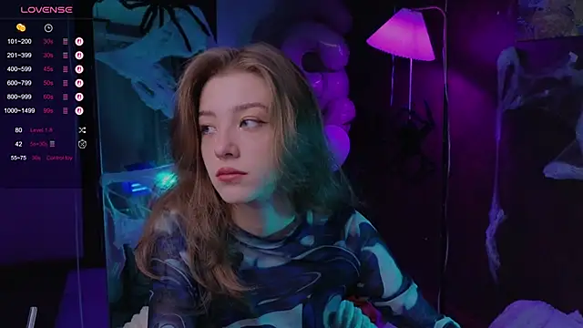 Snapshot of AstraMist chatting on October 2025 01:37:01 PM AstraMist online show from October 2025 01:37:01 PM