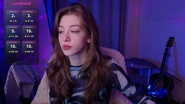 Snapshot of AstraMist chatting on November 2025 01:33:02 PM AstraMist online show from November 2025 01:33:02 PM