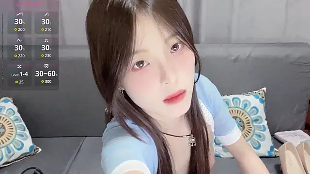 nuonuo321 online show from September 2025 12:53:01 PM