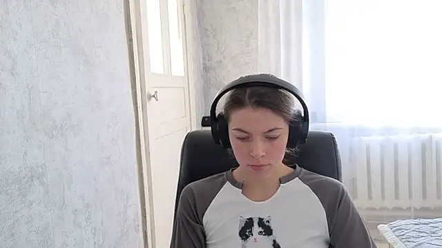 CutieAnny online show from October 2025 04:32:02 AM