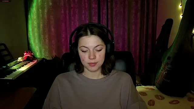 CutieAnny online show from April 2026 08:14:01 PM