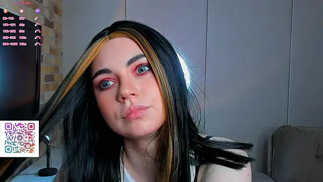 Snapshot of EvaBlimey chatting on September 2025 05:09:02 AM EvaBlimey online show from September 2025 05:09:02 AM