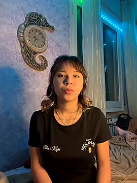 Snapshot of YumiLux chatting on October 2025 04:32:01 AM YumiLux online show from October 2025 04:32:01 AM