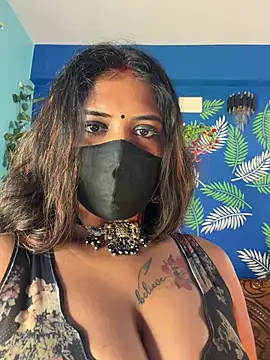 Snapshot of V-Hot-Sweti chatting on June 2026 05:04:01 PM V-Hot-Sweti online show from June 2026 05:04:01 PM