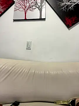 zaracollins01 online show from September 2025 03:50:01 AM