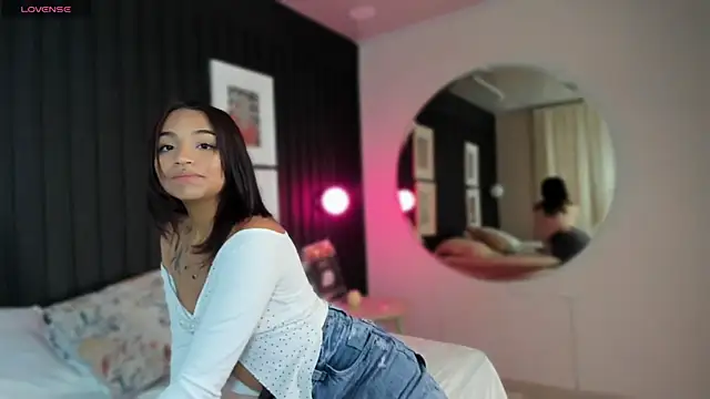 Manelyk evanss  online show from December 2025 11:08:01 AM