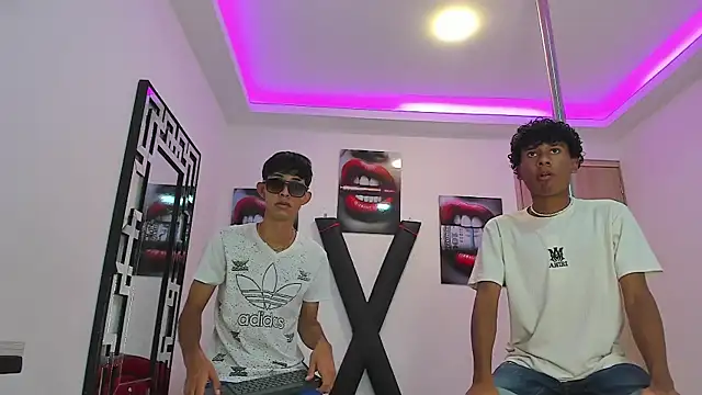 LONDON BOYS1 online show from September 2025 07:19:01 AM