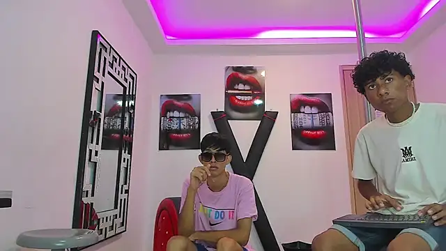 LONDON BOYS1 online show from September 2025 07:19:01 AM