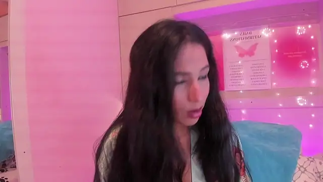 Snapshot of LexxaQueen chatting on October 2025 04:12:01 AM LexxaQueen online show from October 2025 04:12:01 AM