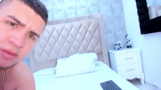 AresAndGabby online show from September 2025 12:27:02 PM