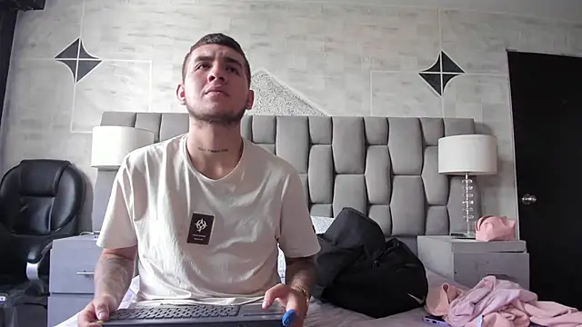 AresAndGabby online show from September 2025 12:30:01 PM