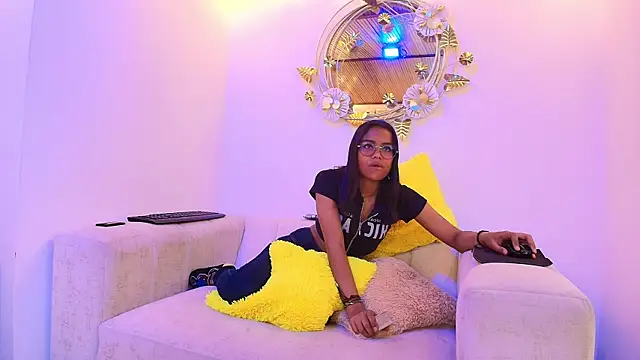 Snapshot of lilith_and_draven_nom chatting on September 2025 08:08:02 PM lilith and draven nom online show from September 2025 08:08:02 PM