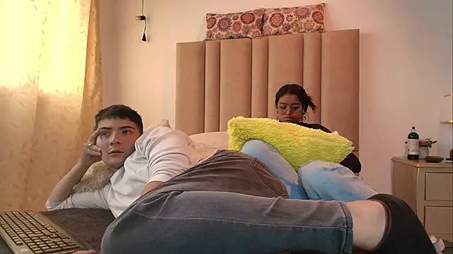 Snapshot of lilith_and_draven_nom chatting on October 2025 08:18:02 PM lilith and draven nom online show from October 2025 08:18:02 PM