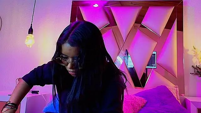 Snapshot of lilith_and_draven_nom chatting on October 2025 10:55:02 PM lilith and draven nom online show from October 2025 10:55:02 PM