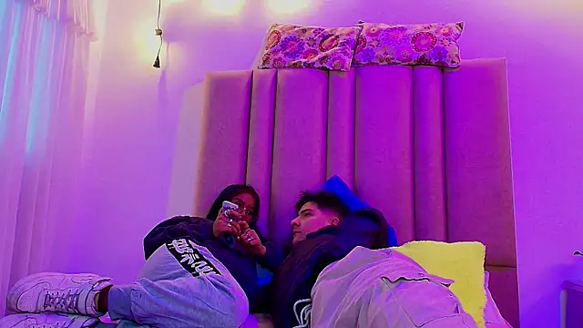 Snapshot of lilith_and_draven_nom chatting on October 2025 10:22:01 PM lilith and draven nom online show from October 2025 10:22:01 PM