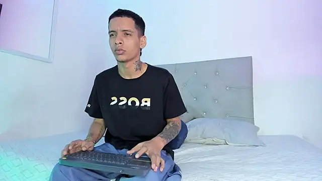 twinkDuohot online show from February 2026 12:18:01 AM