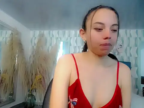 Snapshot of Perla_vonrose chatting on September 2025 12:05:01 PM Perla vonrose online show from September 2025 12:05:01 PM