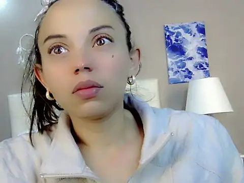 Snapshot of Perla_vonrose chatting on September 2025 12:29:01 PM Perla vonrose online show from September 2025 12:29:01 PM