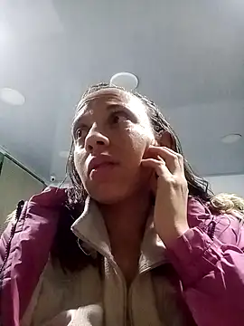 Snapshot of Perla_vonrose chatting on September 2025 01:40:02 AM Perla vonrose online show from September 2025 01:40:02 AM