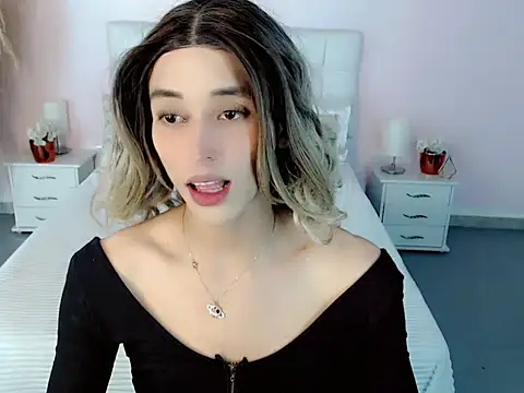 Snapshot of samantha_bliss chatting on October 2025 12:04:02 PM samantha bliss online show from October 2025 12:04:02 PM