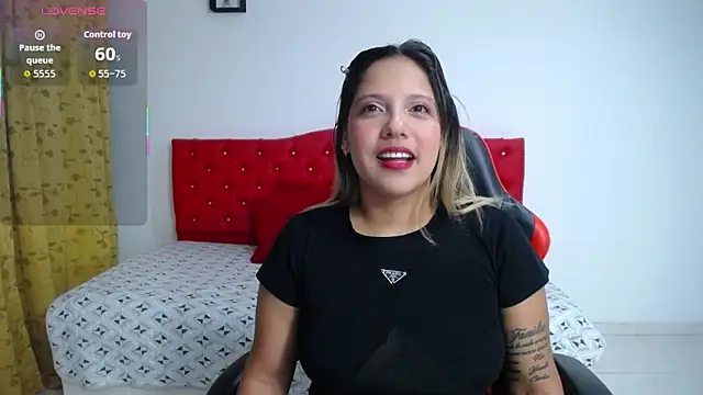 Snapshot of tiana_breeze chatting on October 2025 01:29:01 AM tiana breeze online show from October 2025 01:29:01 AM