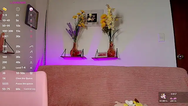 emycarver09 online show from October 2025 12:37:01 PM