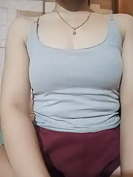 Snapshot of LucyyLy chatting on May 2026 04:19:02 AM LucyyLy online show from May 2026 04:19:02 AM