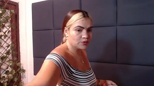 Snapshot of sandra_perez1 chatting on September 2025 11:10:01 AM sandra perez1 online show from September 2025 11:10:01 AM