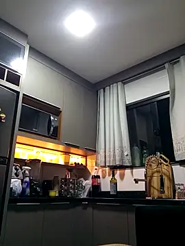 Brhryan online show from November 2025 04:37:01 AM