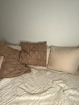 Snapshot of Nola_Luxx-offiziell chatting on October 2025 10:27:01 AM Nola Luxx-offiziell online show from October 2025 10:27:01 AM