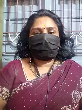 Snapshot of Tamil_Azhaghi25 chatting on June 2026 06:21:01 PM Tamil Azhaghi25 online show from June 2026 06:21:01 PM