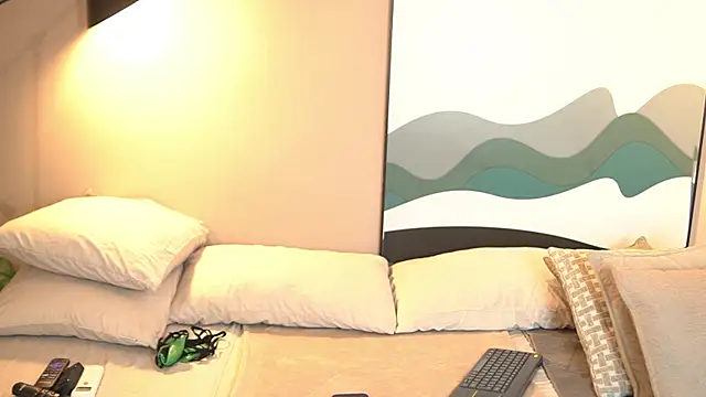 Tayler Kim online show from September 2025 12:49:01 PM