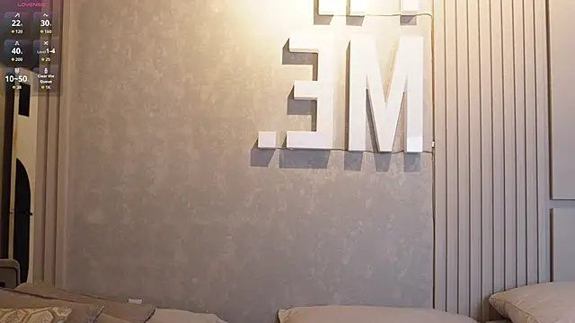 Tayler Kim online show from September 2025 12:27:01 PM