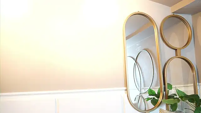 Tayler Kim online show from September 2025 12:27:02 PM