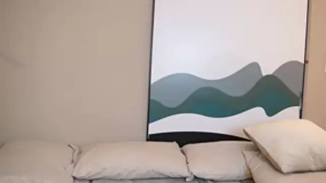 Tayler Kim online show from October 2025 04:51:02 PM