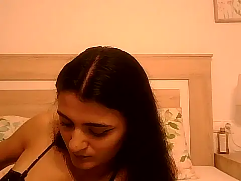 Ella0105 online show from September 2025 05:01:01 PM