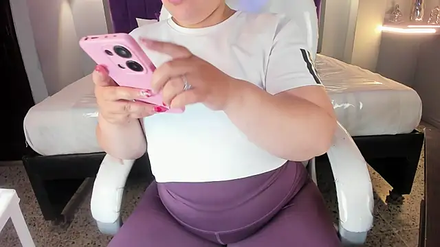 Miss Francheska online show from June 2026 11:56:02 AM