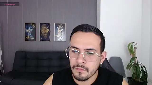 Arontrey21 online show from September 2025 07:24:02 PM