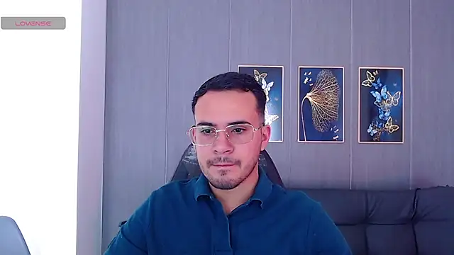 Arontrey21 online show from September 2025 07:26:02 PM