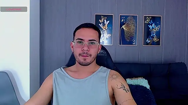 Arontrey21 online show from September 2025 07:36:02 PM
