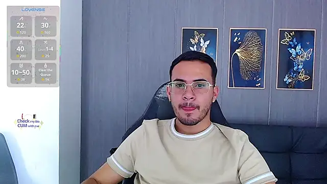 Arontrey21 online show from September 2025 07:37:01 PM