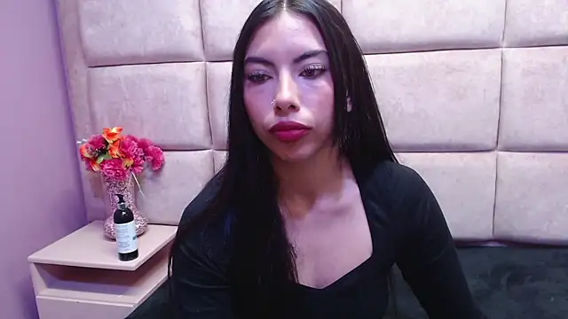 Snapshot of Alana_Hott_ chatting on October 2025 04:31:02 AM Alana Hott online show from October 2025 04:31:02 AM