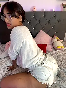 Im Lyan online show from October 2025 03:32:01 PM